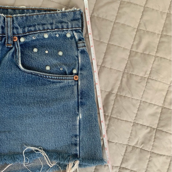 Upcycled Levi Shorts - Picture 5 of 6